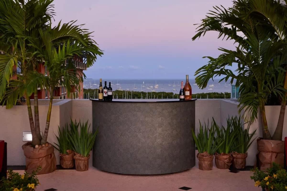 Mvr-tired Of Breaks The Mold Apartamento *